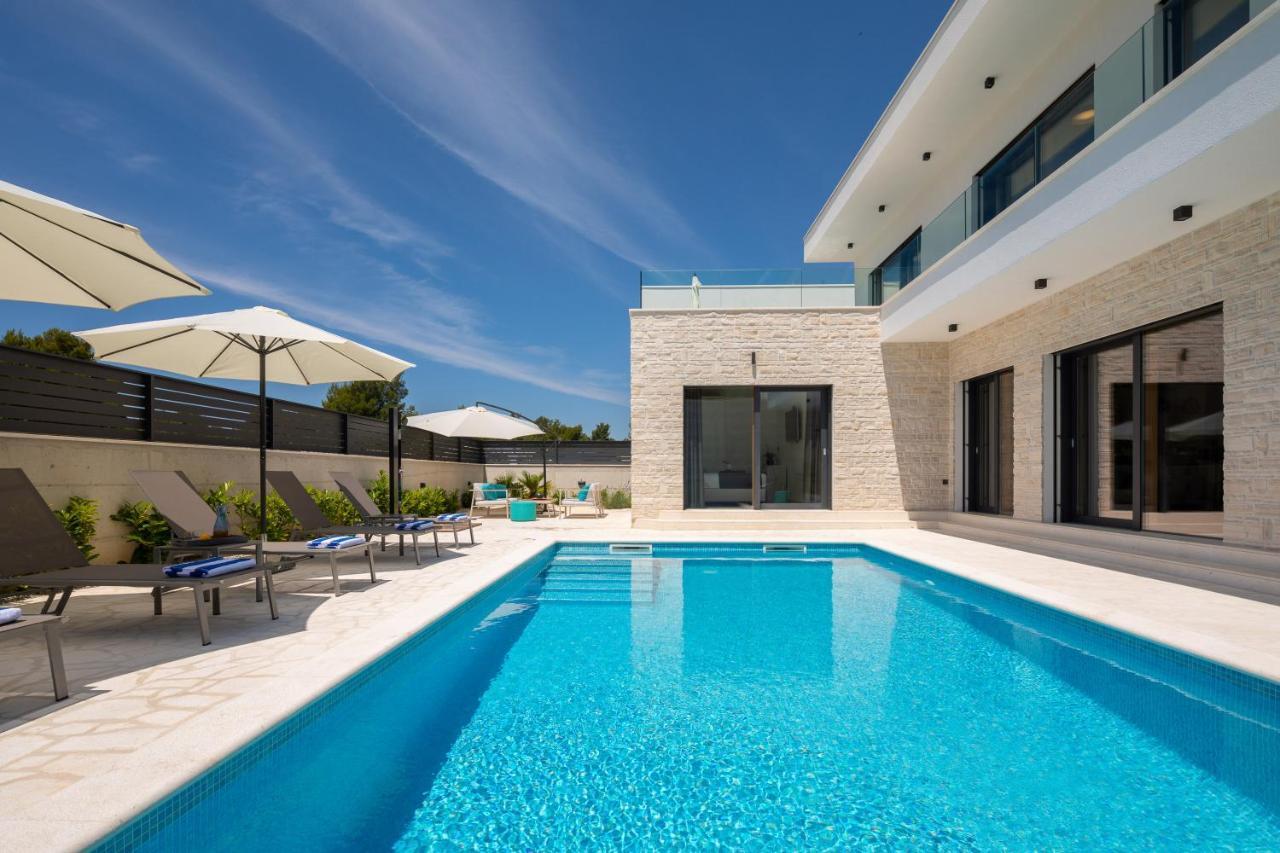 Villa Dm Vodice Exteriör bild