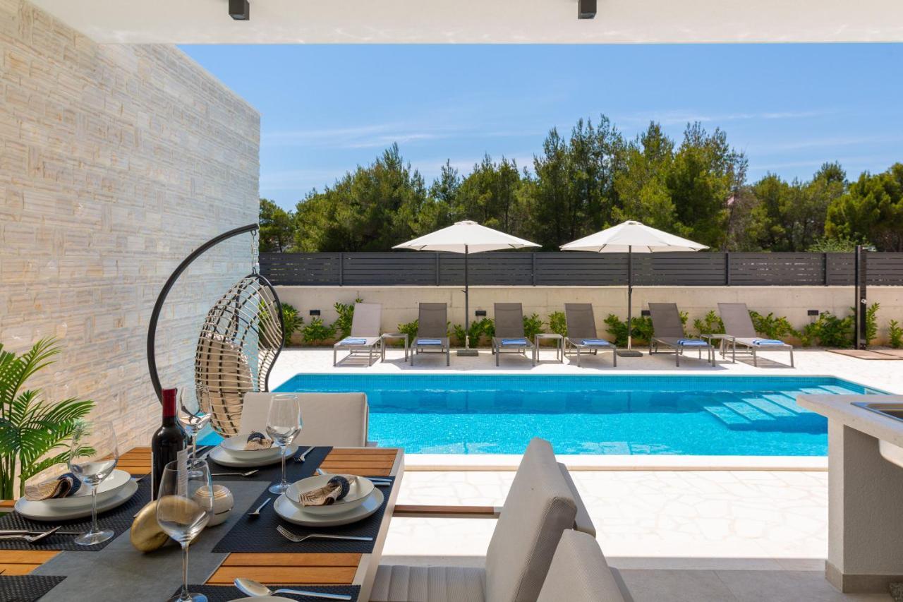 Villa Dm Vodice Exteriör bild