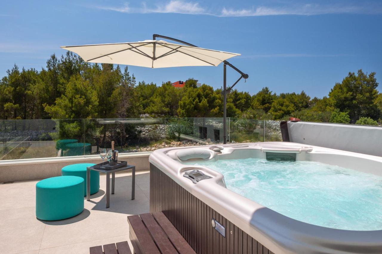 Villa Dm Vodice Exteriör bild