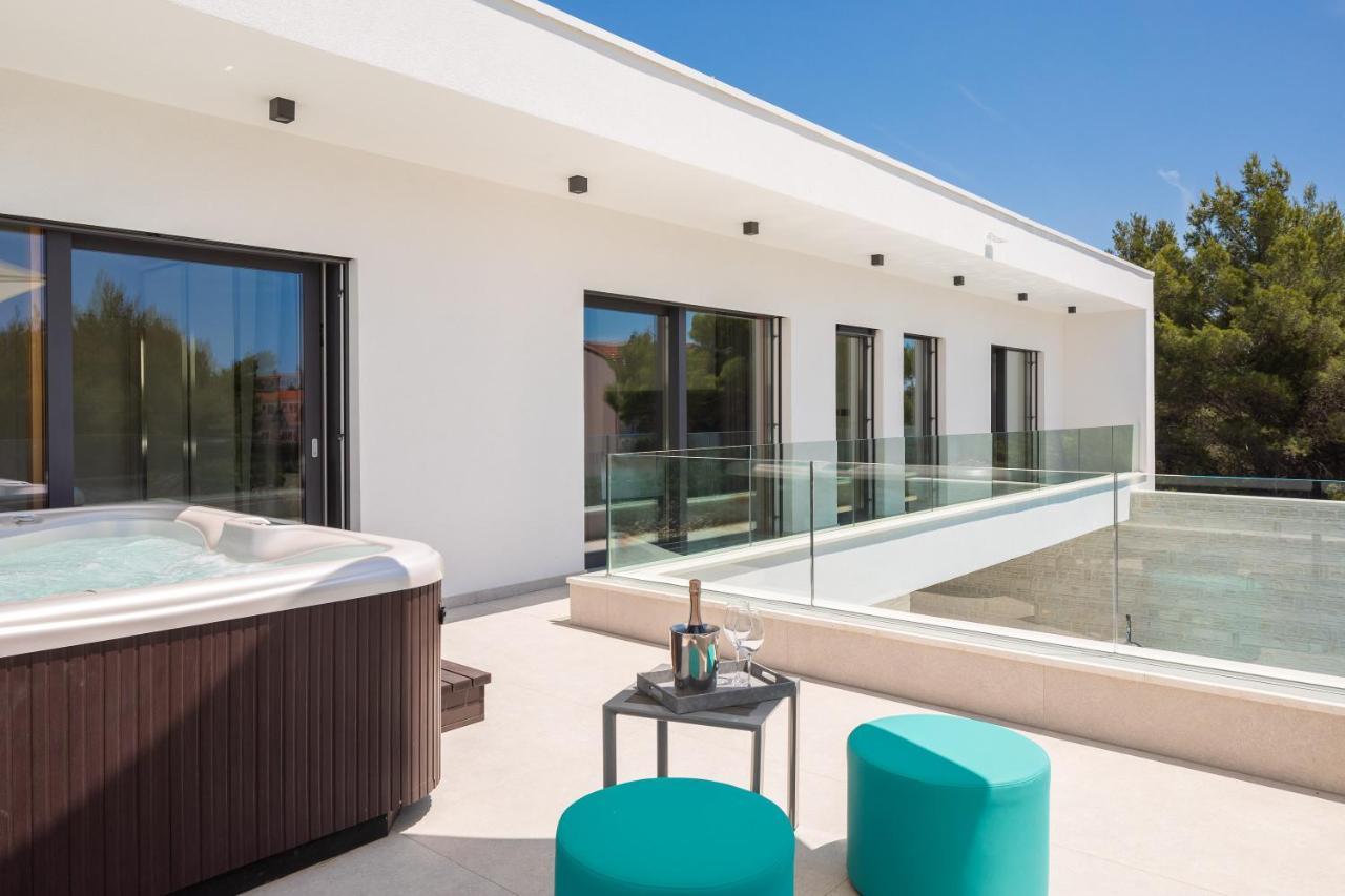 Villa Dm Vodice Exteriör bild